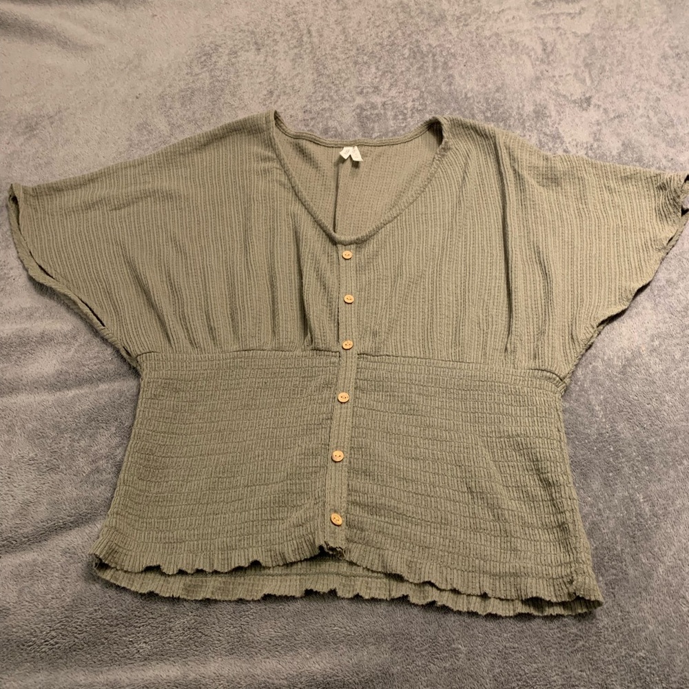 Green nice t shirt